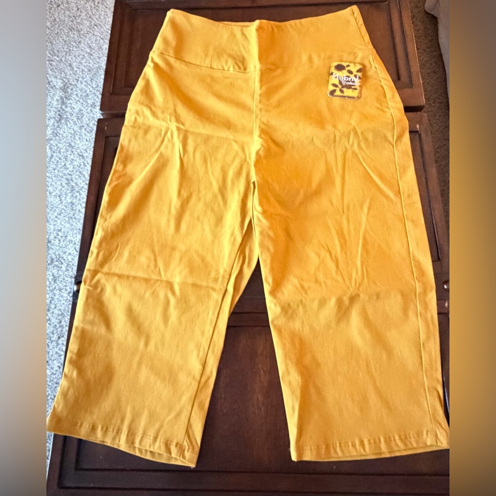Women’s NWT Hybrid & Co Mustard Yellow Pull On Capris Sz 1X Rare